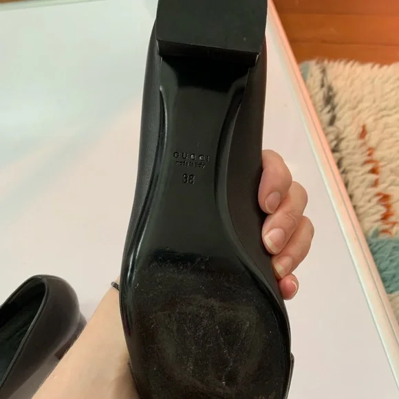 Gucci Sachalin Logo Low-heeled Round Toe Pump - Picture 9 of 13